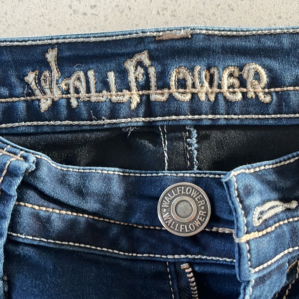 Wallflower women’s jeans, Size 5